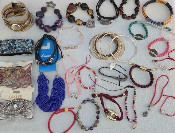 Large Lot of 25 PLUS Bracelets Many Styles Many Colors