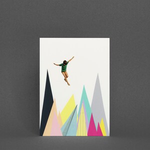Cartão de montanha, arte de colagem surreal, cartão de felicitações em branco - salto de montanha