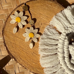 Boucle d'oreille pendante - "Ti Fleur Daisy"