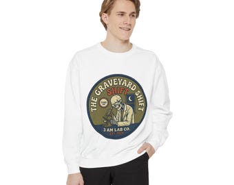 Bluza z ilustracją szkieletu „Graveyard Shift” | Odznaka retro „Night Shift”