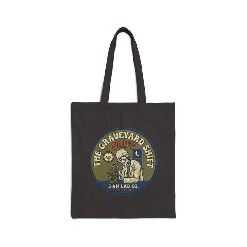 Friedhof Shift Skeleton Tragetasche | Vintage Nachtschicht Design Bild 2