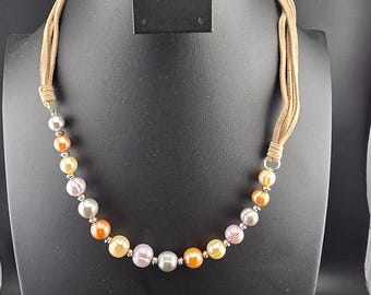 NWT Honora meerkleurige ketting met gekweekte parels geelbruin koord verstelbaar doosje en tas