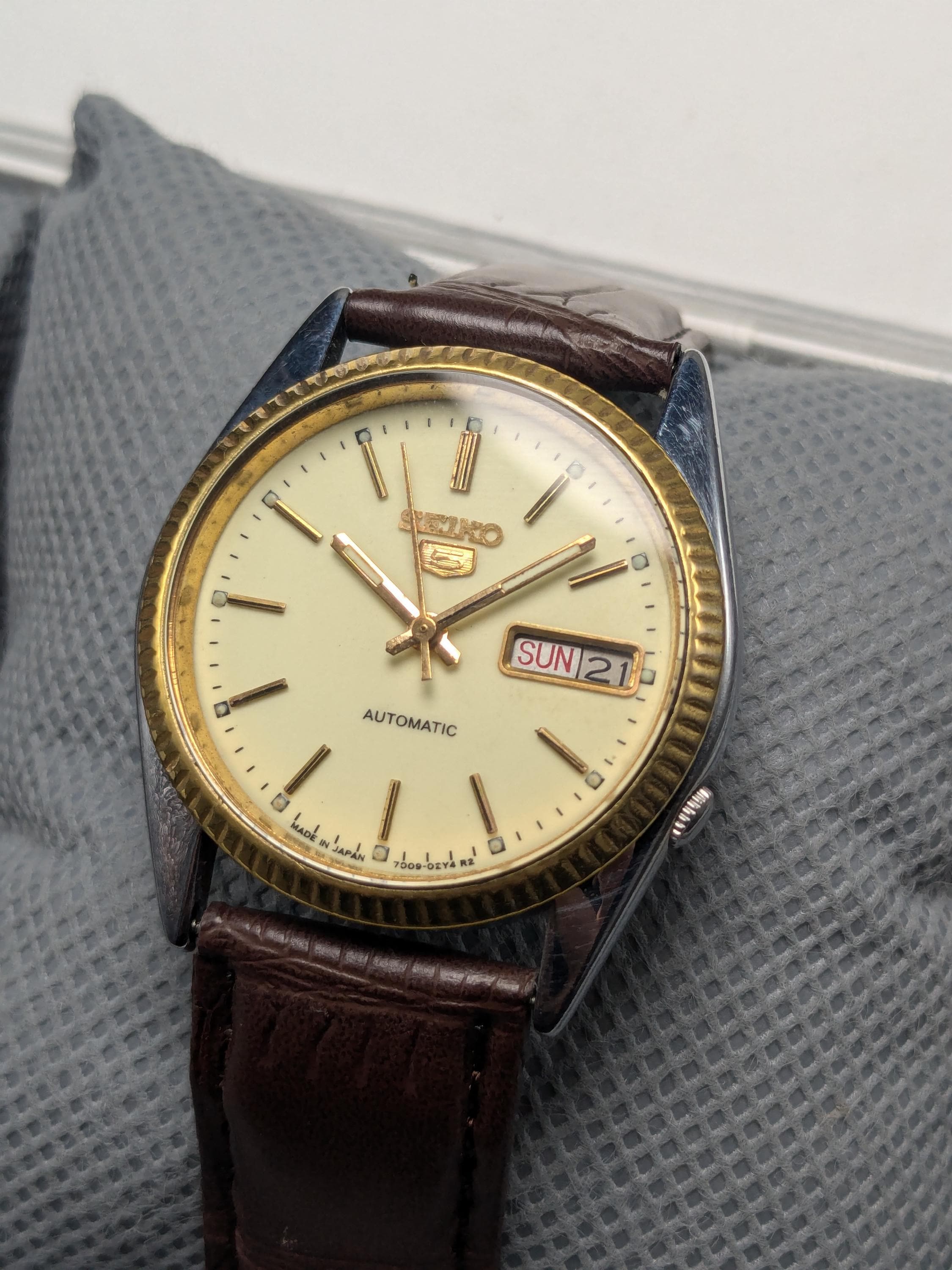 Boxed Seiko SNXJ90 President Glowing Dial Day/date Two Tone 7009