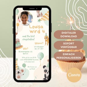 Könnte beinhalten: Ein Smartphone-Bildschirm zeigt eine digitale Geburtstagseinladung mit einem Kinderfoto, Tierillustrationen und deutschem Text wie "Louisa wird 4". Die Einladung enthält Ballons, Partyhüte und eine Torte auf hellem Hintergrund.