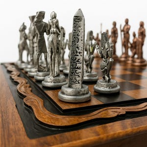 Coffret de jeu d'échecs en noyer sculpté à la main, table en bois massif de 34 cm, tiroirs en velours, cadeau personnalisé