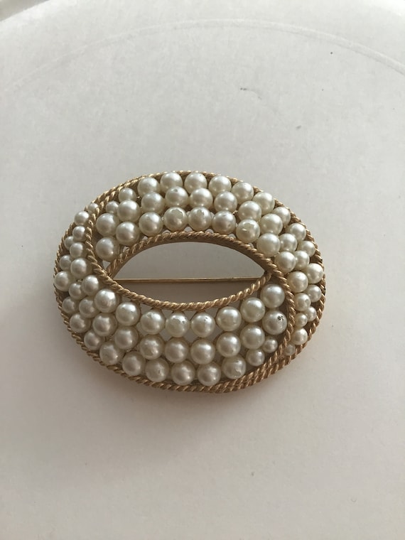 Vintage Trifari faux pearl oval pin brooch