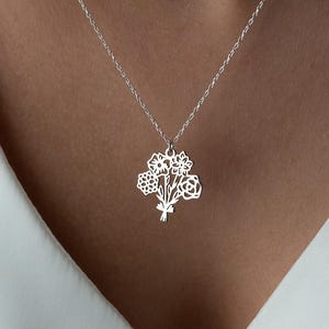 Custom Family Birthflower Bouquet Necklace Multi Birth Flower Charm Bouquet Necklace Personalized Flower Necklace Silver Daisy Necklace Gold