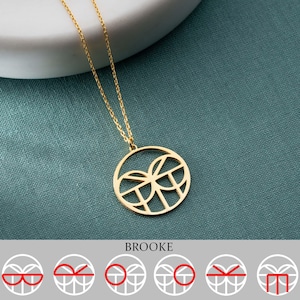 Collar con nombre y logotipo personalizado, dije de monograma geométrico, colgante artístico con inicial, joyería con nombre en oro, regalo de recuerdo con logotipo empresarial moderno.
