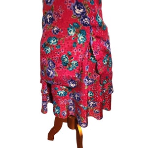 Vintage Leslie Fay Red Floral Short Sleeve Dress w/Ruffle Tiered Hem Size 8P EUC image 4