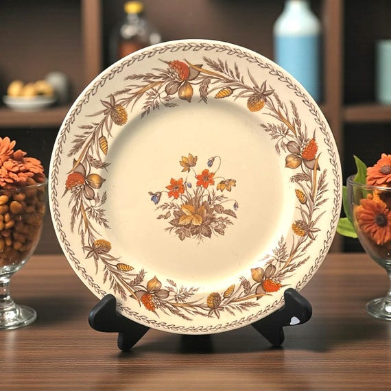 Johnson Brothers Old English Clover 10 Inch Dinner Plate England