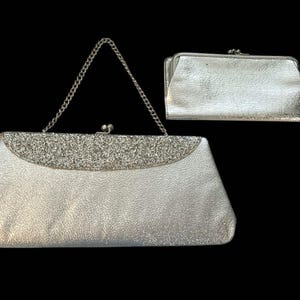 ¡Bolso de mano vintage oblongo de cuero plateado con lentejuelas de los años 60, cartera a juego EUC!