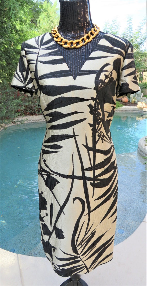 black and gold dress size 20