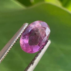 0.4Carat natural cut pink sapphire from Kashmir, Pakistan