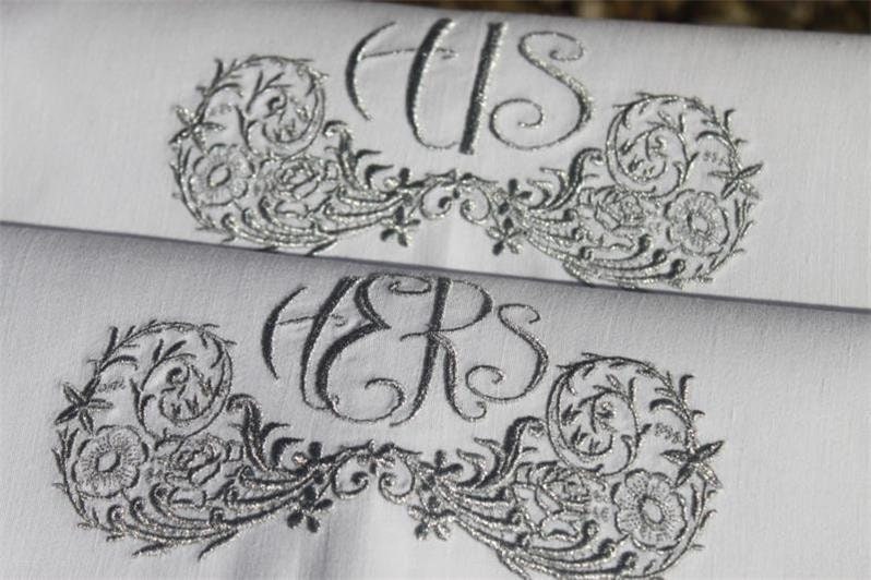 Belle Paire Brodée His & Hers ou Monogramme Vintage Linge de Maison Serviettes Invités - Cadeau Spéc