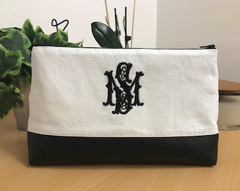 Monogrammed Make up bag, Linen Embroidered Cosmetic bag, Personalized with your Initials, Ideal Christmas Gift for Mum, Wife, Girlfriend