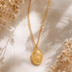 Photo Locket Necklace, Waterproof Gold Locket Necklace, 18K Gold Plated Stainless Steel Necklace, Tarnish Resistant Jewellery Gift for Her