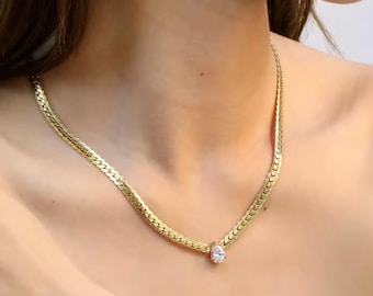 Gold Curb Chain Necklace with Pear Drop, Dainty Gold Necklace, Diamond Pendant, Layering Necklace, Gift for Her, Waterproof