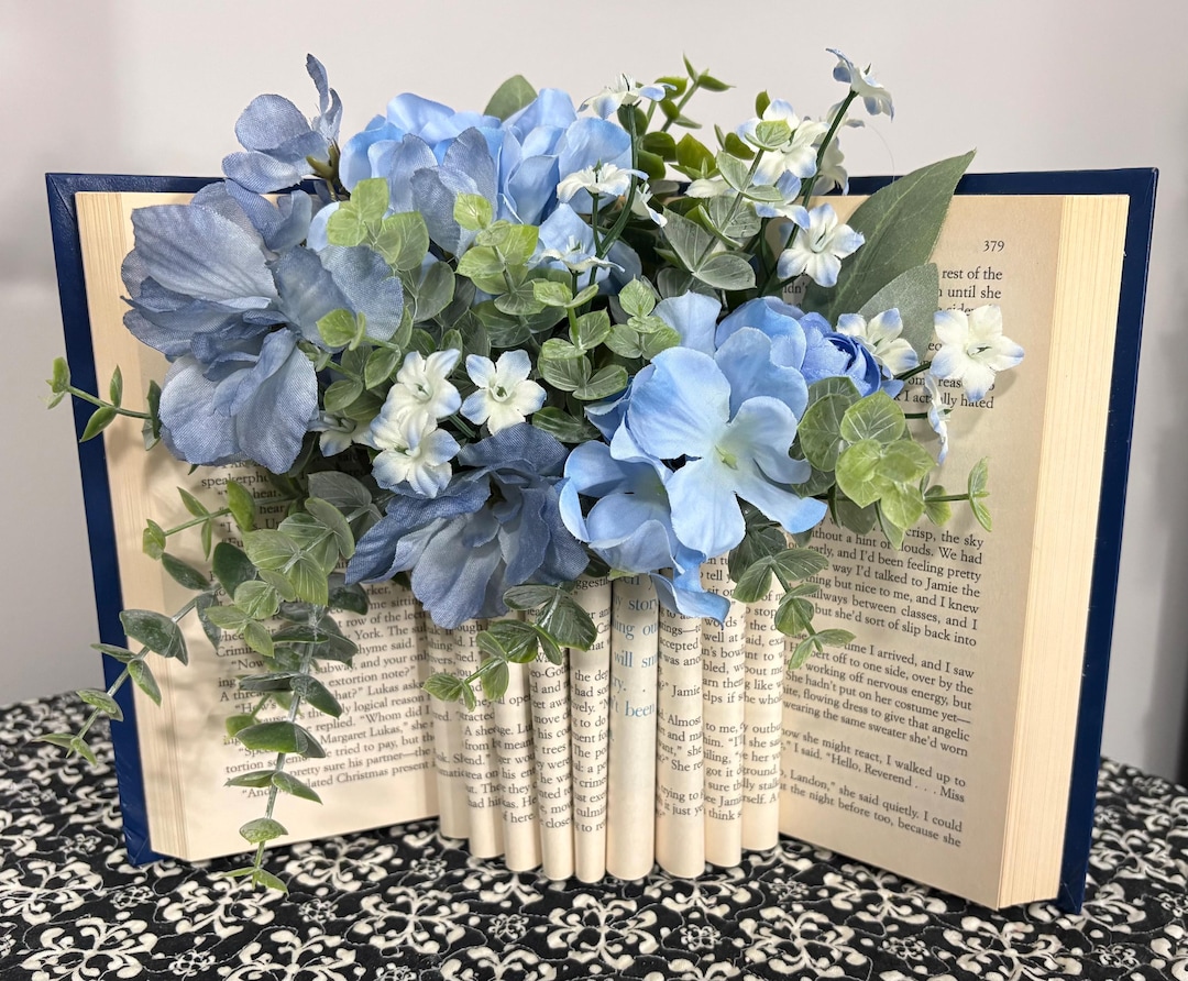 Custom Vintage Book Floral Arrangement - Etsy
