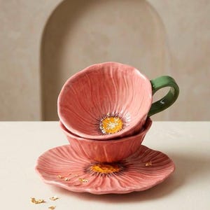 Keramik-Teetasse mit Untertasse und Blumenmuster | Rosa-florales Tassenset | 225 ml | Bezauberndes Design | Geschenkidee