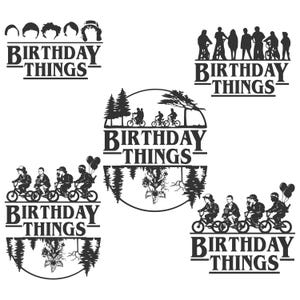 Puede incluir: Diseños gráficos en blanco y negro con el texto "BIRTHDAY THINGS". Los diseños presentan siluetas de personajes, bicicletas y escenas de bosque, perfectos para decoraciones de fiesta.