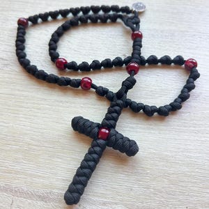 Kreuzfahrer Schwarz und Rot Paracord geknotet katholischen Rosenkranz - Seil Rosenkranz - Handgemacht -