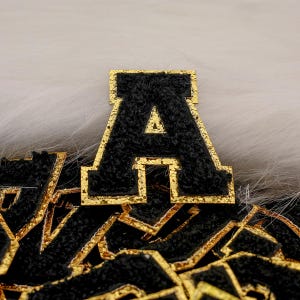 Parche de letras de chenilla negra con borde dorado, autoadhesivo, para coser y bordar, adecuado para bolsos, ropa y pantalones, parche de tela bordado
