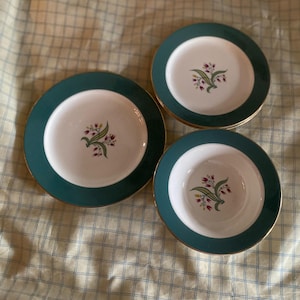 Homer Laughlin Cavalier Eggshell “Berkshire” set