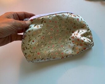 Handmade Makeup Bag (Small) • Upcycled from Vintage Floral Fabric • Eco-Friendly Cosmetic Pouch • One-of-a-Kind Gift