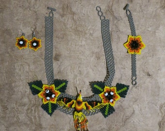 Perlen schmuck mit blumen.artesaniamexicana, handcraft, mexicandesign