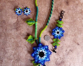Huichol flower necklace,handmade jewelry,handmade with love, unique jewelry,