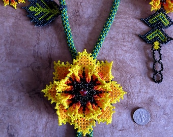 Huichol flower necklace,Ethnic jewelry from Mexico,Flower jewelry made in Mexico by the natives