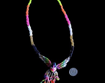 Huichol Perlen Halskette, Halskette mit Blumen und Kolibri, mexikanischer Schmuck, Huichol Schmuck, boho Halskette
