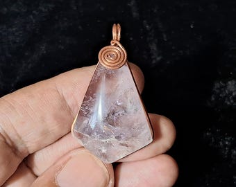 Cooper Jewelry, Rosenquarz-Anhänger, gerillter Stein auf Kupfer gefasst