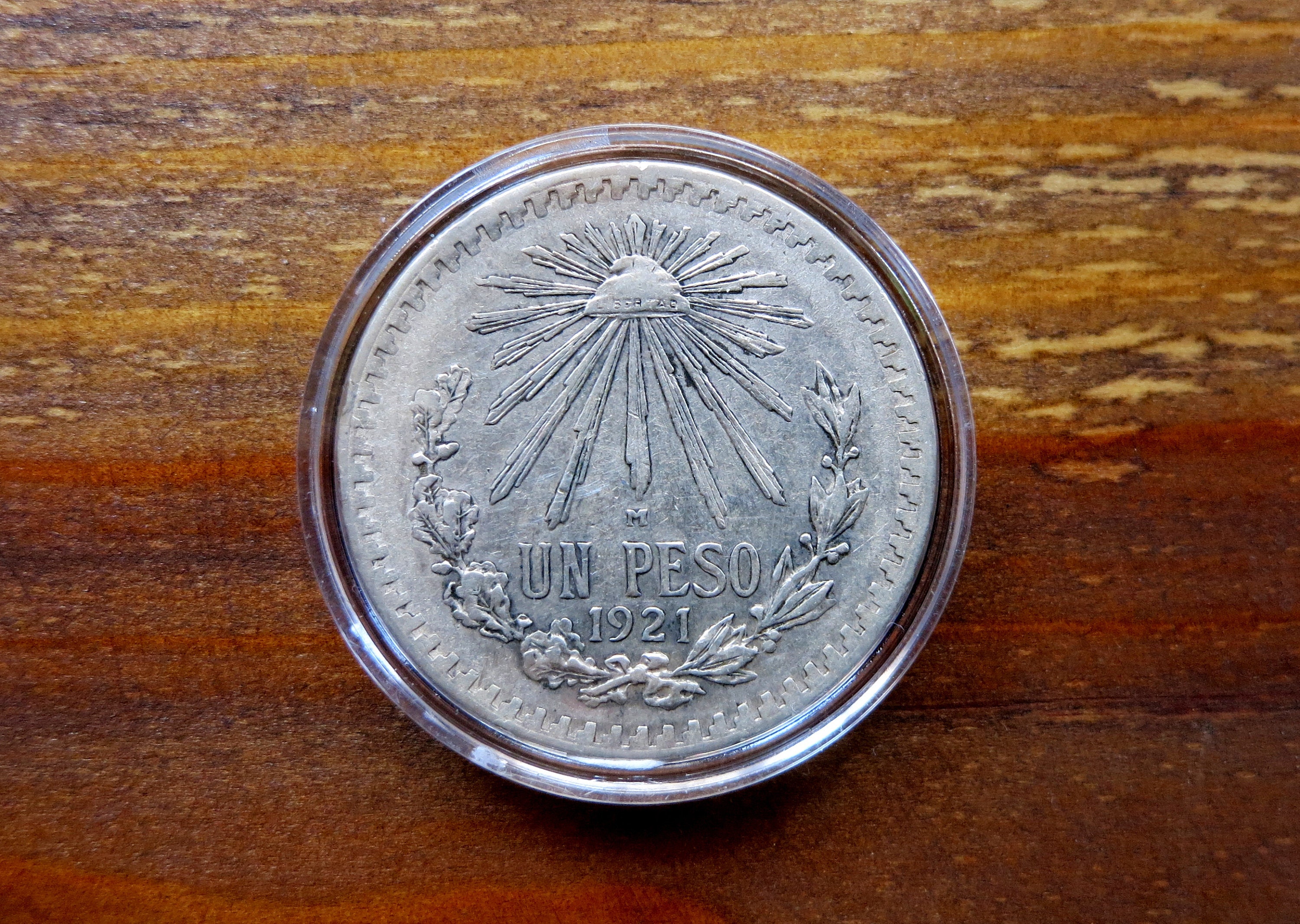 Mexican Coin 1 One Peso Year 1921 Resplandor. Mintage of