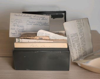 1950 60s Cottage Core Tin Recipe Box Written Printed Recipes Original Cards Note