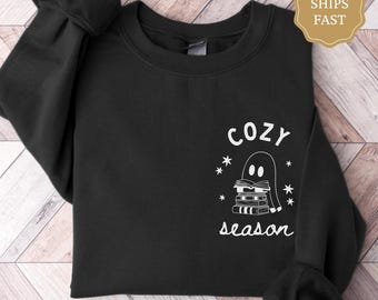 Sweat-shirt de saison douillet livresque, joli pull fantôme, col rond d'Halloween, chemise de lecture d'automne, chemise de saison effrayante, amateur de livres d'Halloween