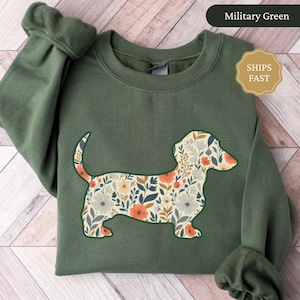 Floral Dachshund Sweatshirt, Wiener Dog Shirt, Gift for Dachshund Mom Shirt, Dachshund Mama Gift, Weenie Dog Owner Gift