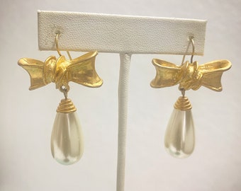 80s gold bow pearl teardrop dangle earring, vintage wedding jewelry gift for her