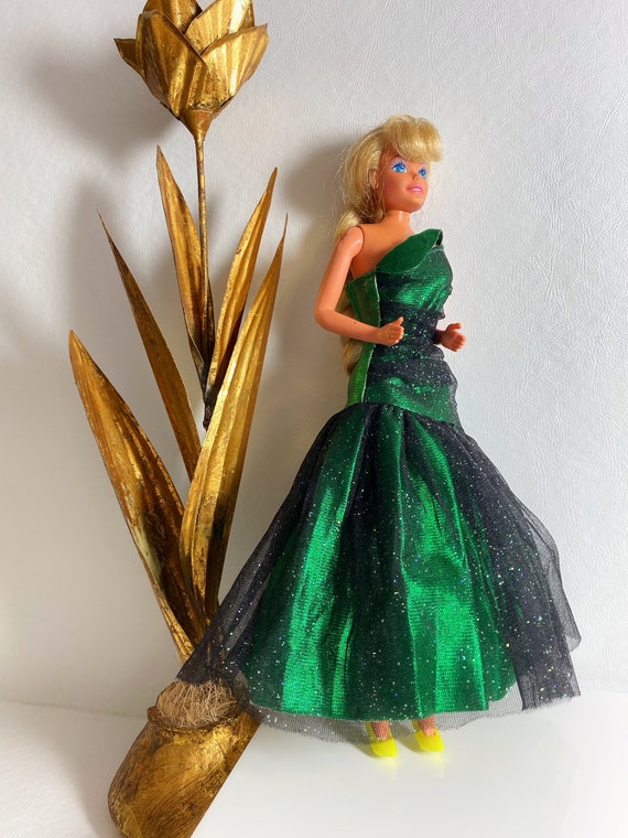 1976 Barbie Blonde Braid & Bangs Mermaid Green Gown, Vintage