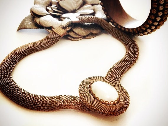60s choker / vintage pearl pendant choker / faux p