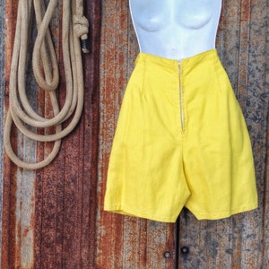 60s yellow cotton novelty short, womens vintage short image 3