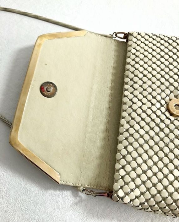 Pochette De Soirée Vintage Ivoire Des Années 60/70 - En Tissu Rayonne, Style Rétro, Occasion En Très Bon État