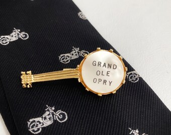 70s grand ole opry banjo brooch, vintage country music lover unisex gift, nashville souvenir pin