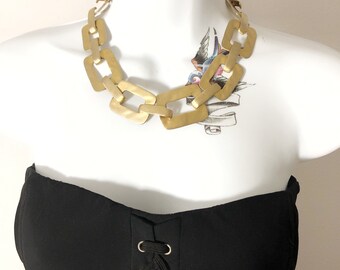 80s matte gold tone choker, unmarked flat hammered chain vintage statement necklace