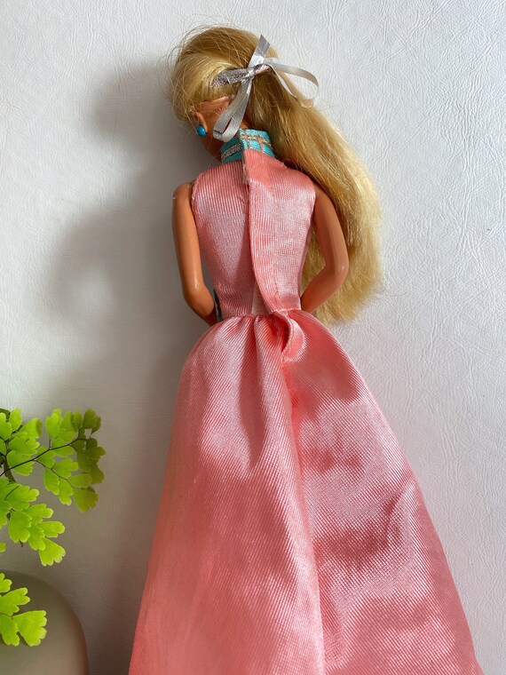 1976 Malibu Barbie Blonde Vintage Vinyl Doll, Pink & Blue