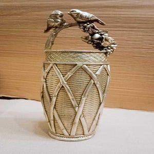 Antique-Style Decorative Vase with Birds – Rustic Wicker-Look Resin Flower Holder