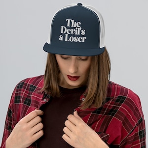 Gorra cristiana de camionero - Gorra blanca con la letra "El Diablo es un perdedor" - Gorra de malla ajustable con cierre a presión - Regalo cristiano