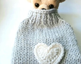 Sweater knit handmade by me with crochet heart for small dogs, Gray sweater for chihuahua or puppy in mohair wool and acrylic