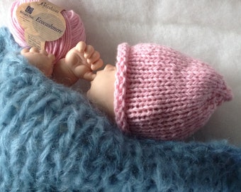 Pink baby hat photo prop in Eco friendly cashmere, Newborn hat, Knit precious baby beanie hat in Eco Cachemire, New baby gift, soft baby hat