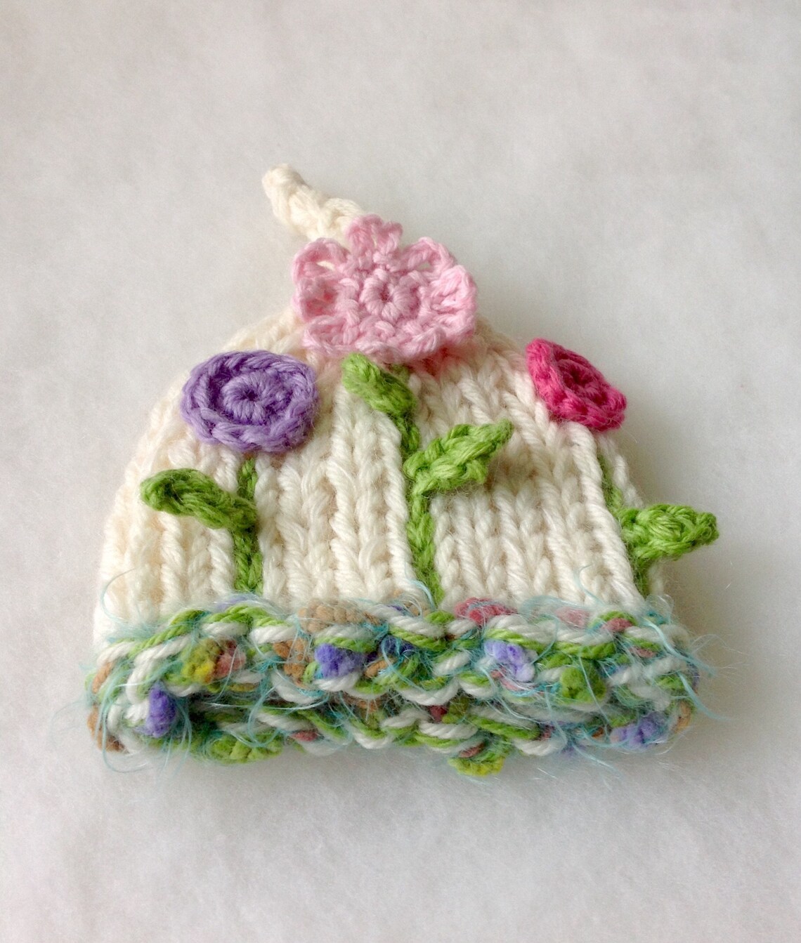 Cappellini Neonato Confezione 2 Pezzi - Cotone 100%, Laccetti Regolabili, Taglie 0-6 Mesi - Foto 2